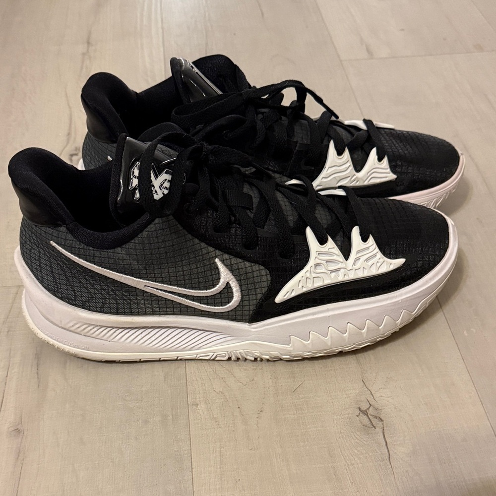 Nike Kyrie Basketball Shoes